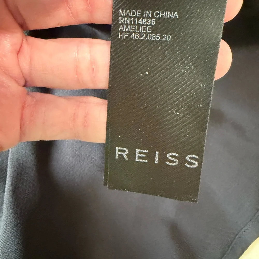 Reiss Ameliee Cowl Front
sleeveless Blouse size 2 - Picture 14 of 15